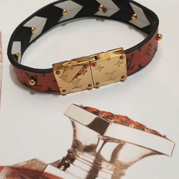 Louis Vuitton Leather Cuff Gold Double Face Unisex Bangle Bracelet Accessory - Picture 9 of 9